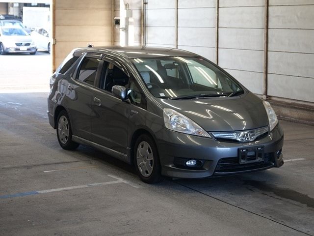 2594 Honda Fit shuttle GP2 2013 г. (ARAI Bayside)